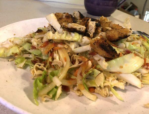 cabbage_crunch_plate2 cabbage crunch salad with vegan chicken