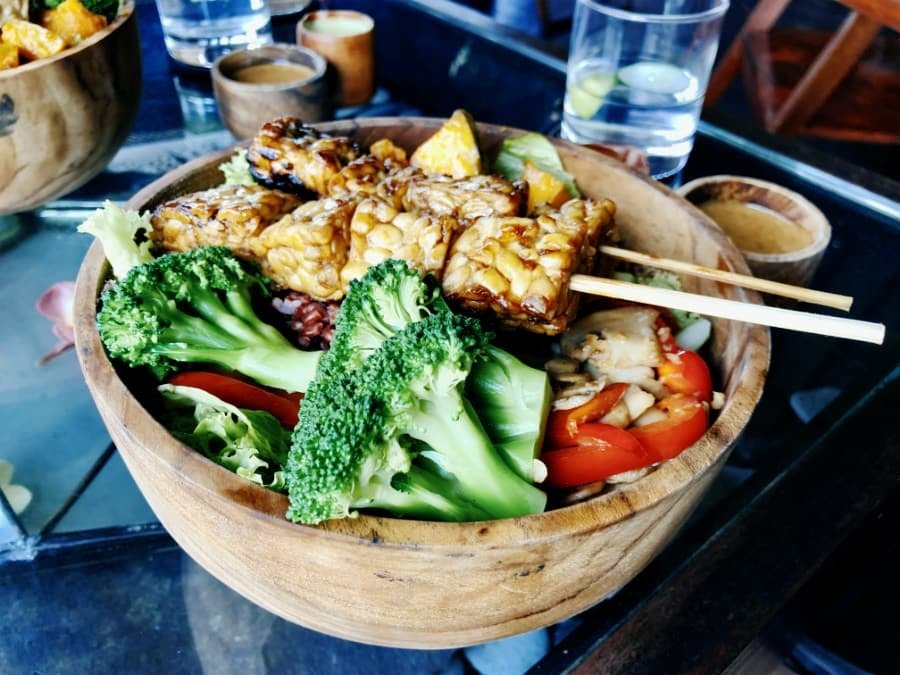 kismet_5 close up of vegan dragon bowl at kismet in ubud, bali, indonesia.