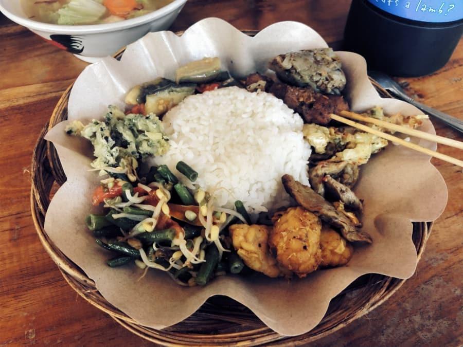 nandini_vegetarian_2 vegan nasi campur at nandini vegetarian in ubud, bali, indonesia.