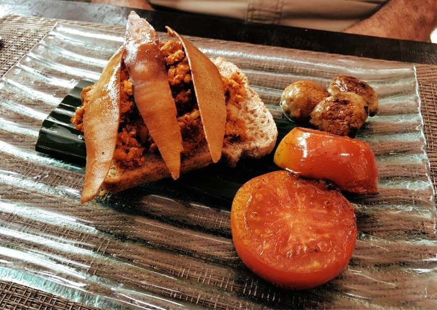 onion_11 vegan tempeh on toast at the onion in ubud, bali, indonesia.