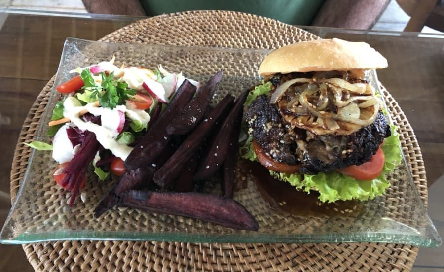 sage_10 hula burger at sage in ubud, bali, indonesia.