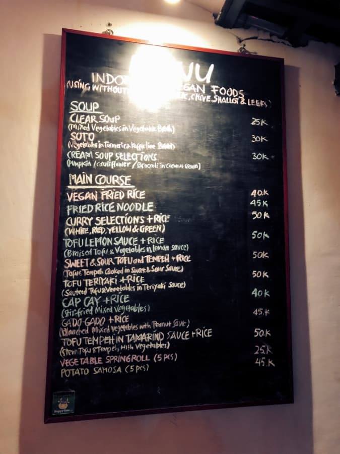 sawobali_2 menu board at sawobali in ubud, bali, indonesia.