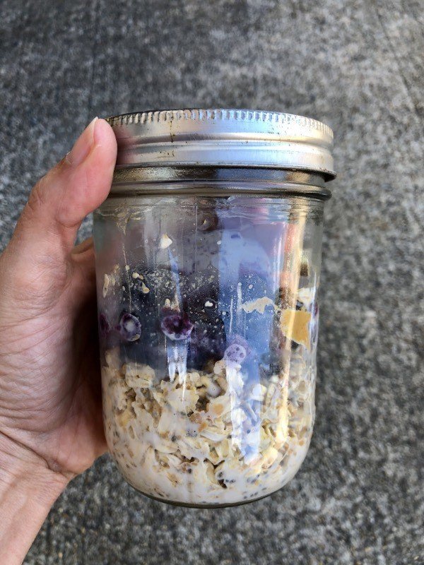 pbutter-oats-portrait peanut butter overnight oats.